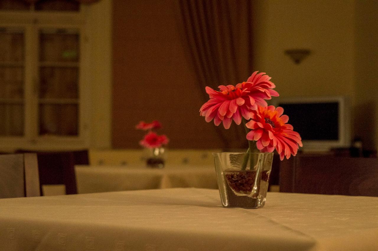 Hotel Oiti 로우트라 이파티스 외부 사진